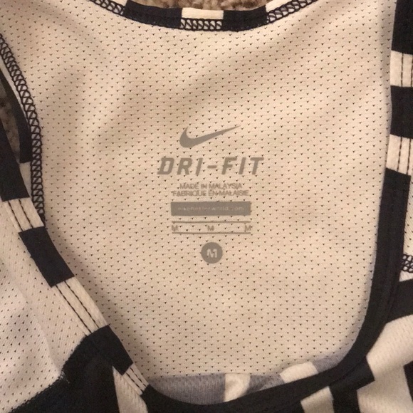 Nike Workout Top - Picture 3 of 3